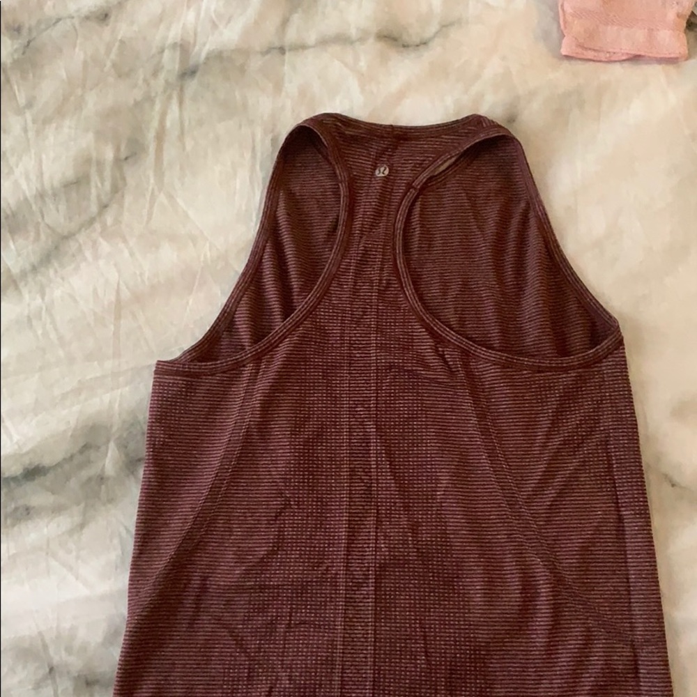 Lululemon burgundy tank